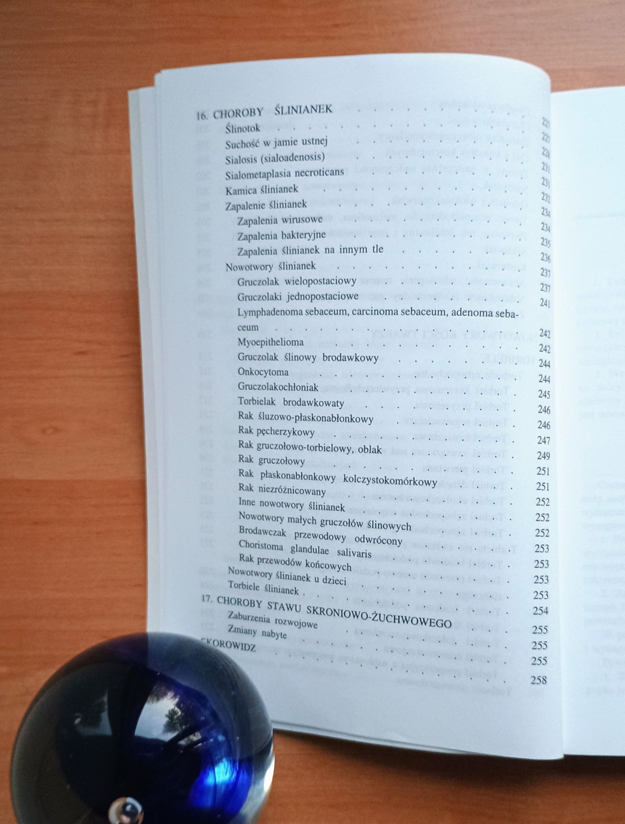 Patomorfologia dla stomatologów. S.Kruś. Wydawnictwo Medyczne,1997r.