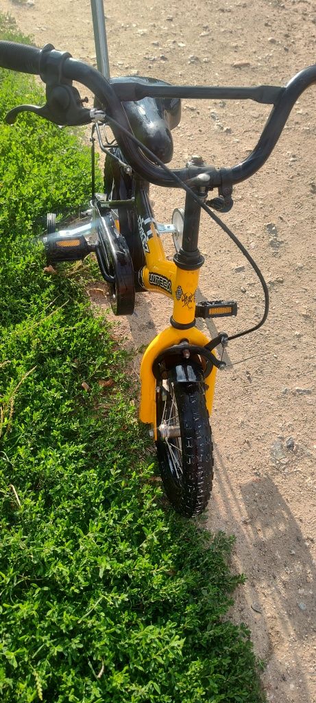 Rowerek BMX 12'. Koła boczne.