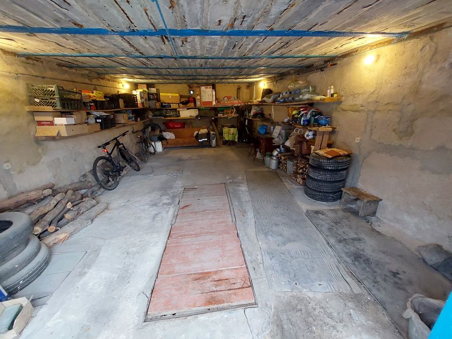 Продам великий гараж в м.Тернівка