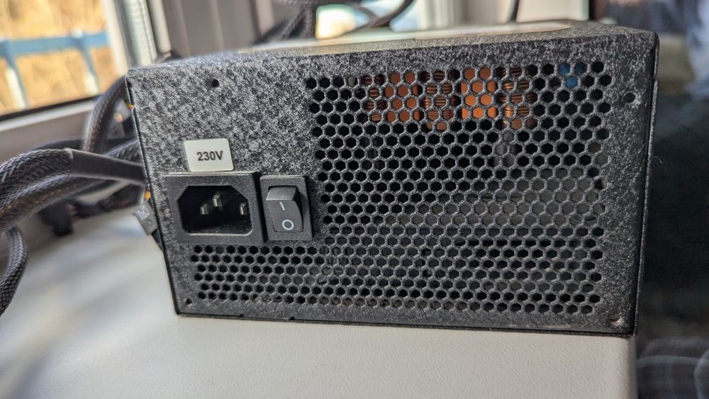 Блок живлення CHIEFTEC A-90 650w б/в