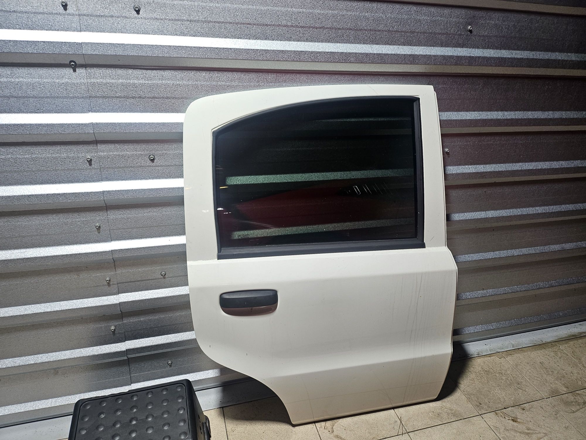 Drzwi fiat panda 2009r