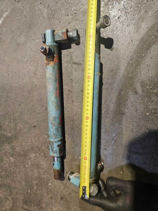 Siłownik Siłowniki Przyczepa Mengele Garant LW 535 Tłok Cylinder Tył