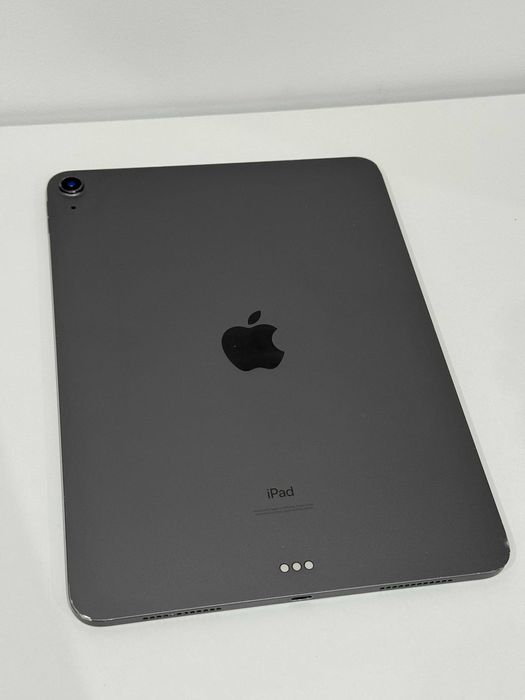 iPad Air 4 (10.9”) 64GB