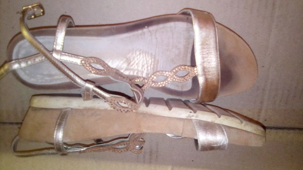 Босоніжки38р/устілки25см