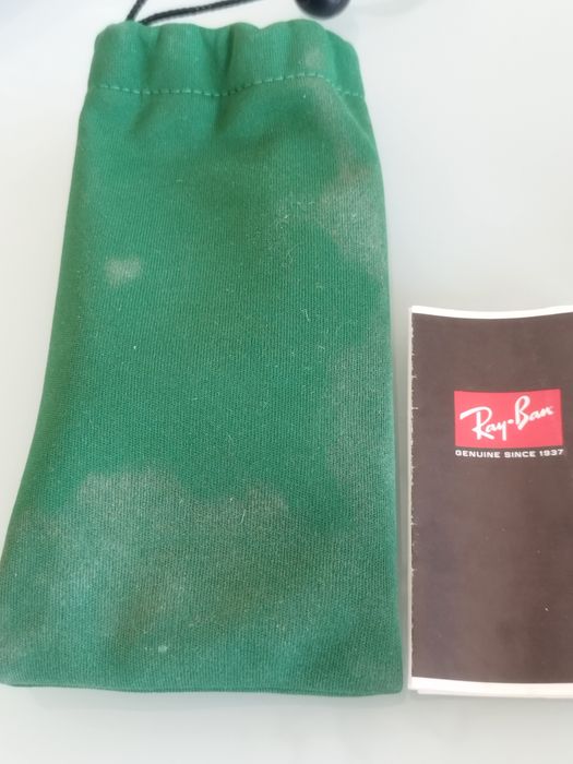 Lindo óculos Ray Ban júnior.  os óculos estão em muito bom estado. A