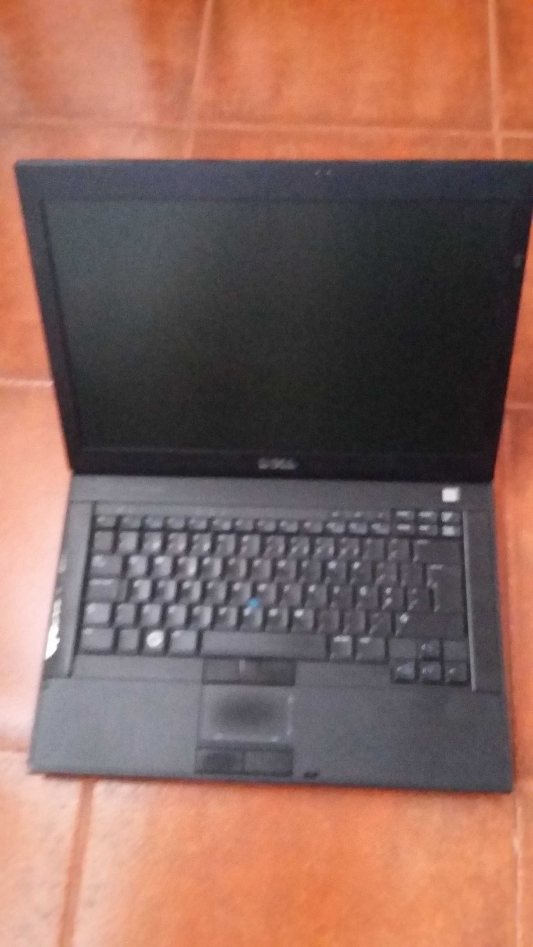 Portátil DELL Latitude | E6400