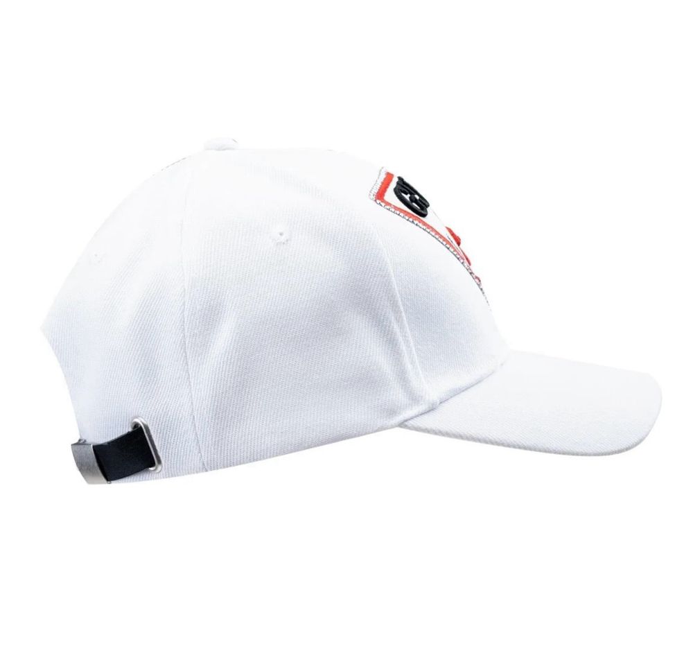 Czapka guess damska biala