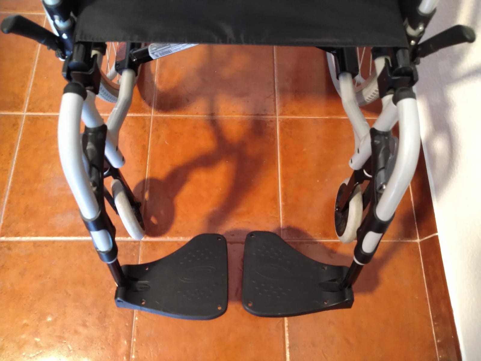 Cadeira de Rodas Manual Invacare Action2 NG
