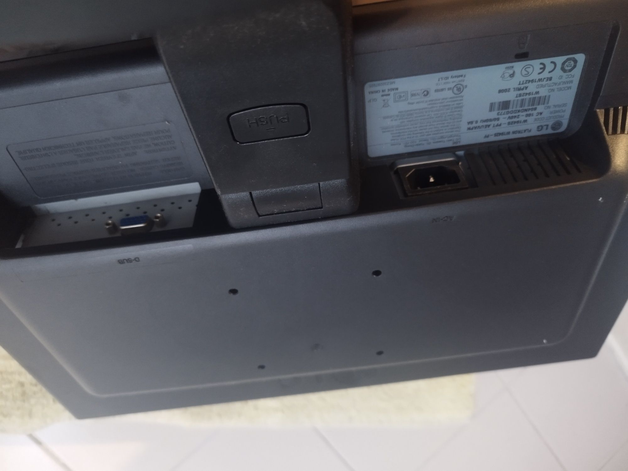 Monitor LG - 19"