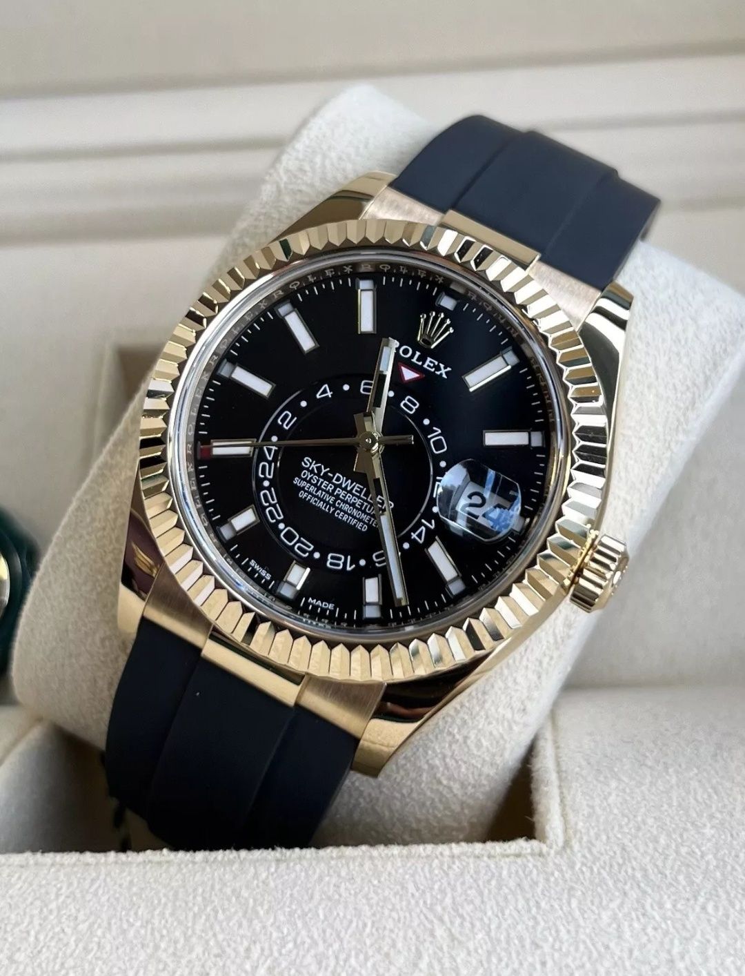 Rolex SkyDweller 42mm Zólte Zloto 2020