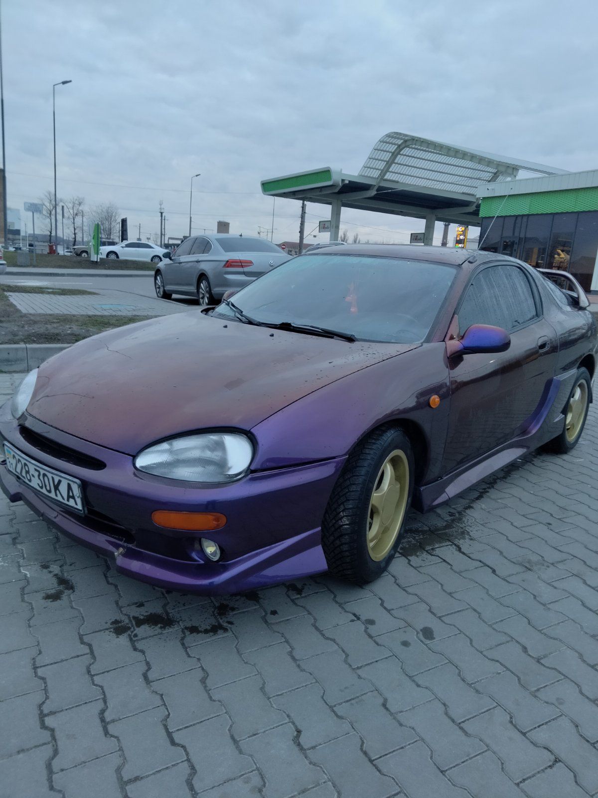 Автомобіль Mazda-mx-3