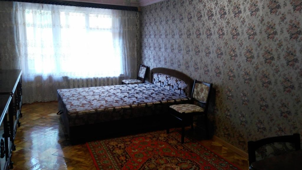 Сдам 3 комн.кв-ру на Космосе по ул.Чумаченко (недорого)