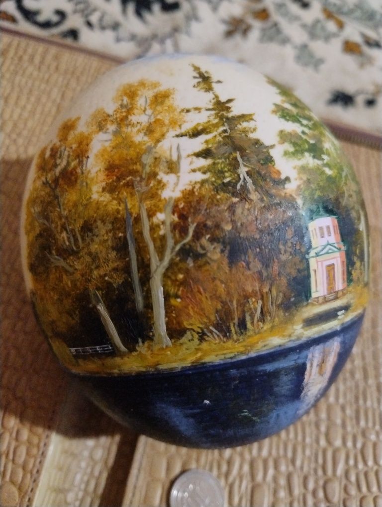 Картина маслом,на страусином яйце.