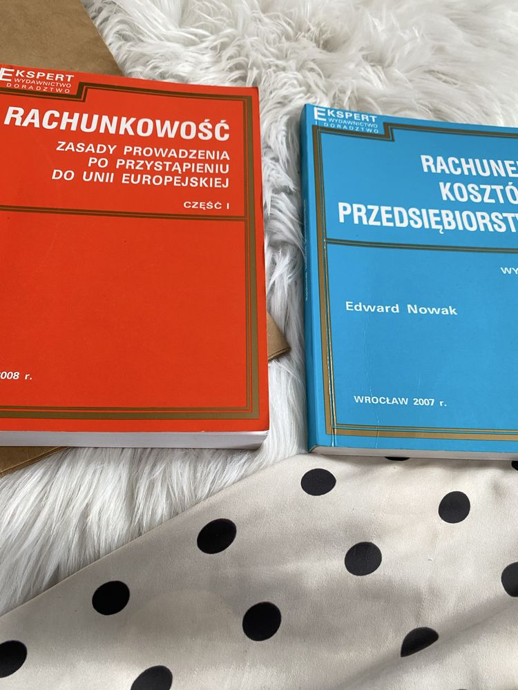 Dwie książki do rachunkowości finanse i rachunkowość książka