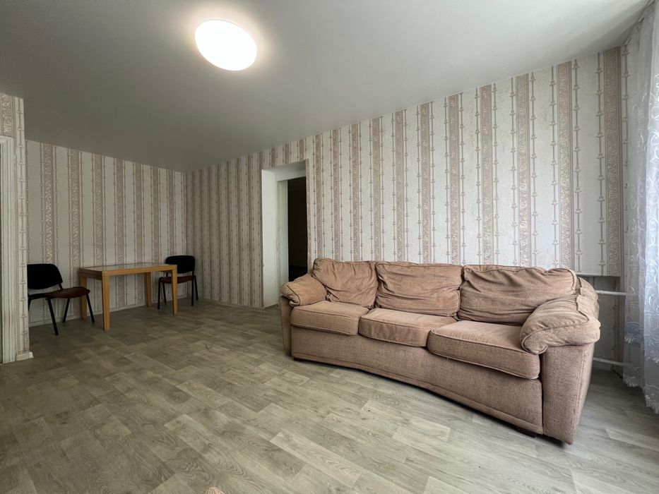 Снимите двухкомнатную квартиру на улице Сухомлинского, Слобожанское