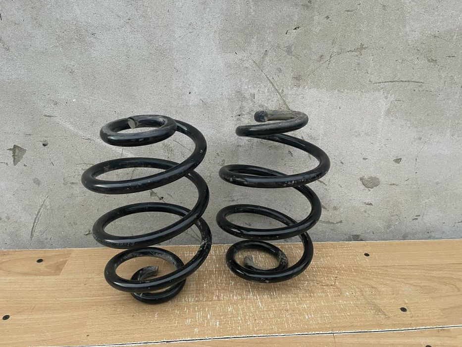 Задні пружини Ауді а6с5 седан