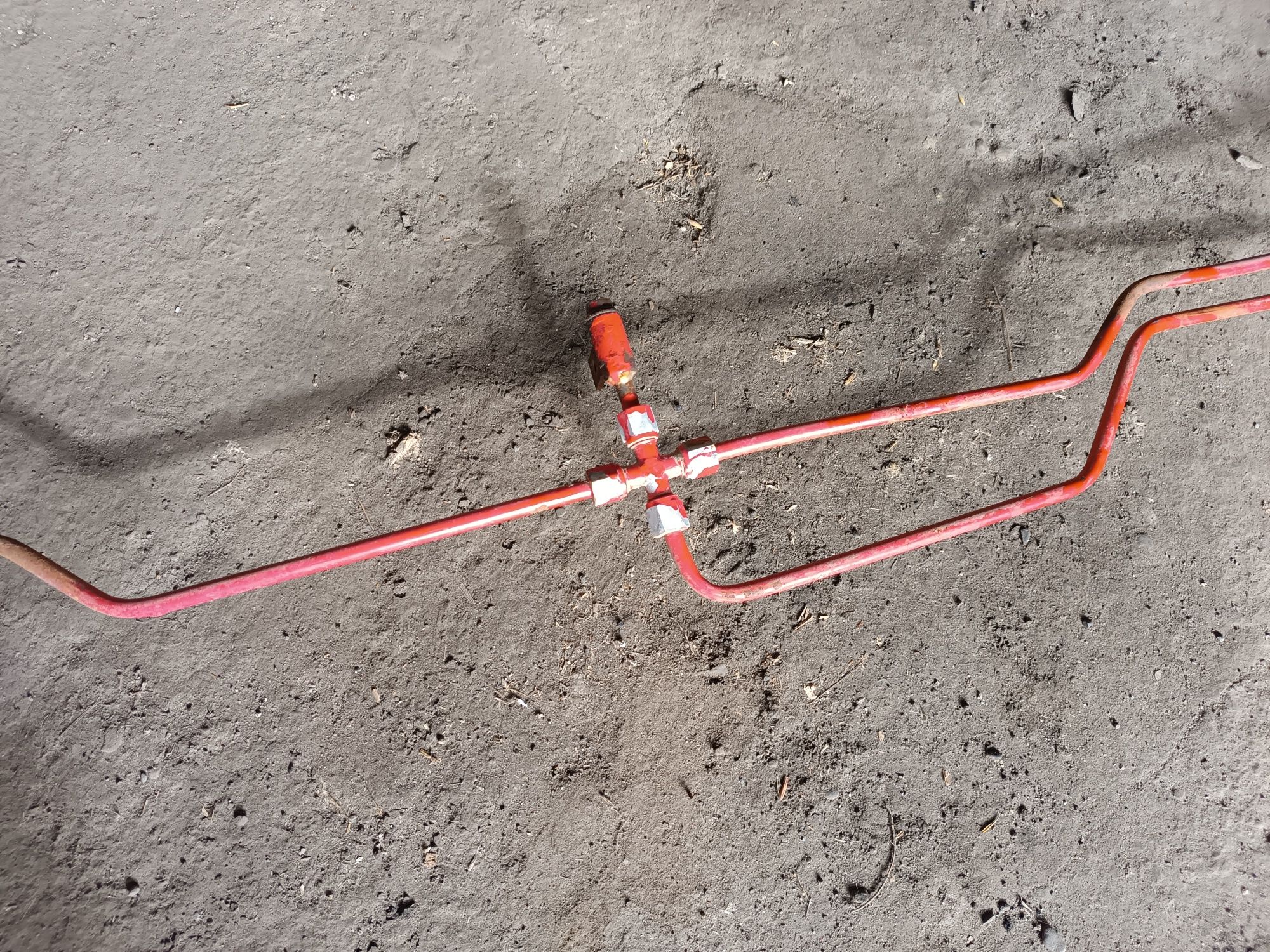 Siłowniki hydrauliczne podbieraka