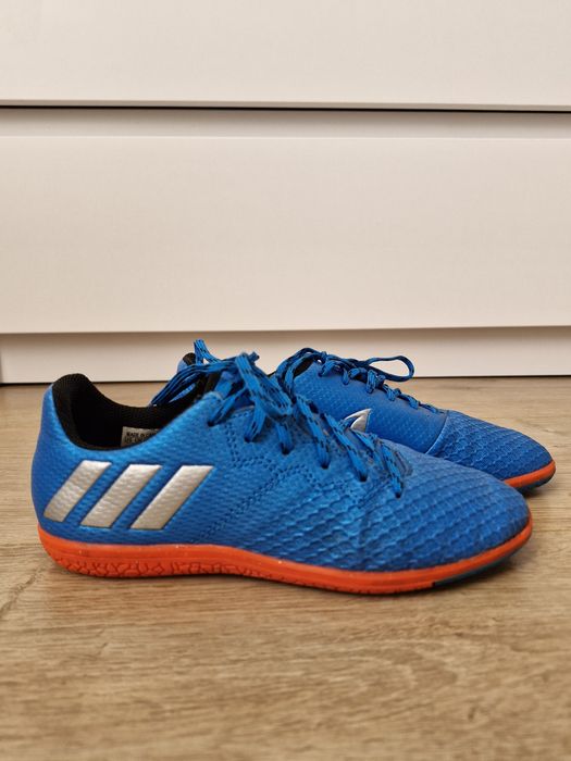 Футзалки adidas 33р