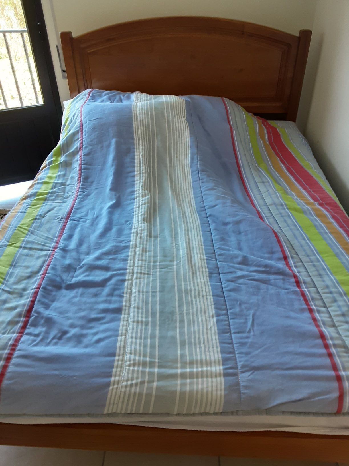 Vendo cama casal usada em bom estado