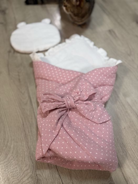 Дуже красивий конверт на виписку дівчинки