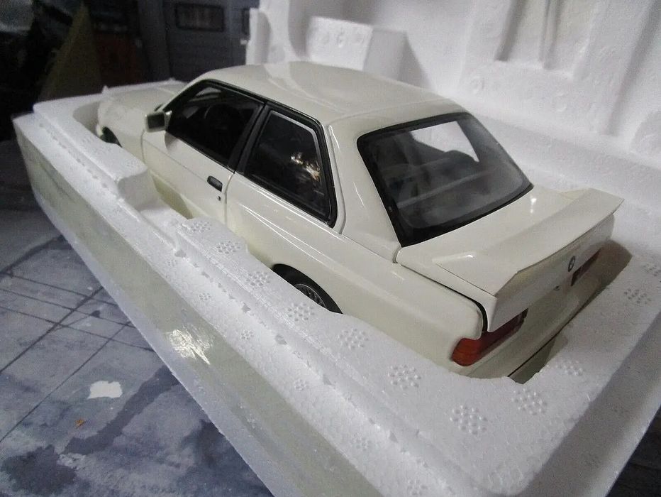 Minichamps 1:18 bmw m3 (e30) ano 1987