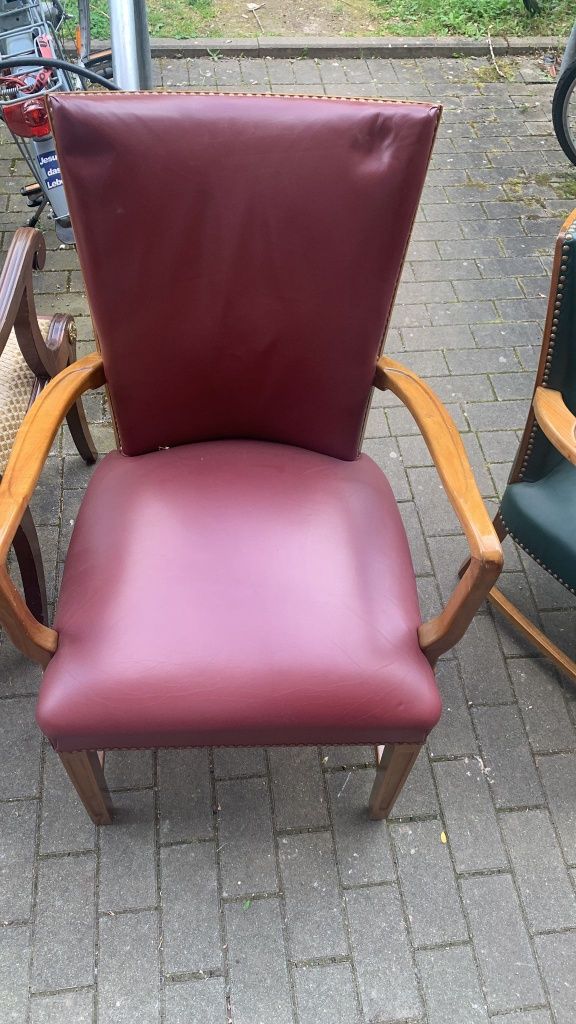 Fotele antyczne w stylu biedermeier-skórzane .antyk 53