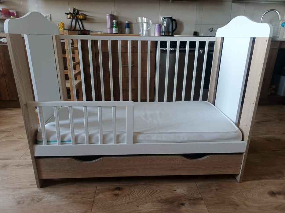 Łozeczko dla niemowląt 2w1 + materac + całe wyposażenie