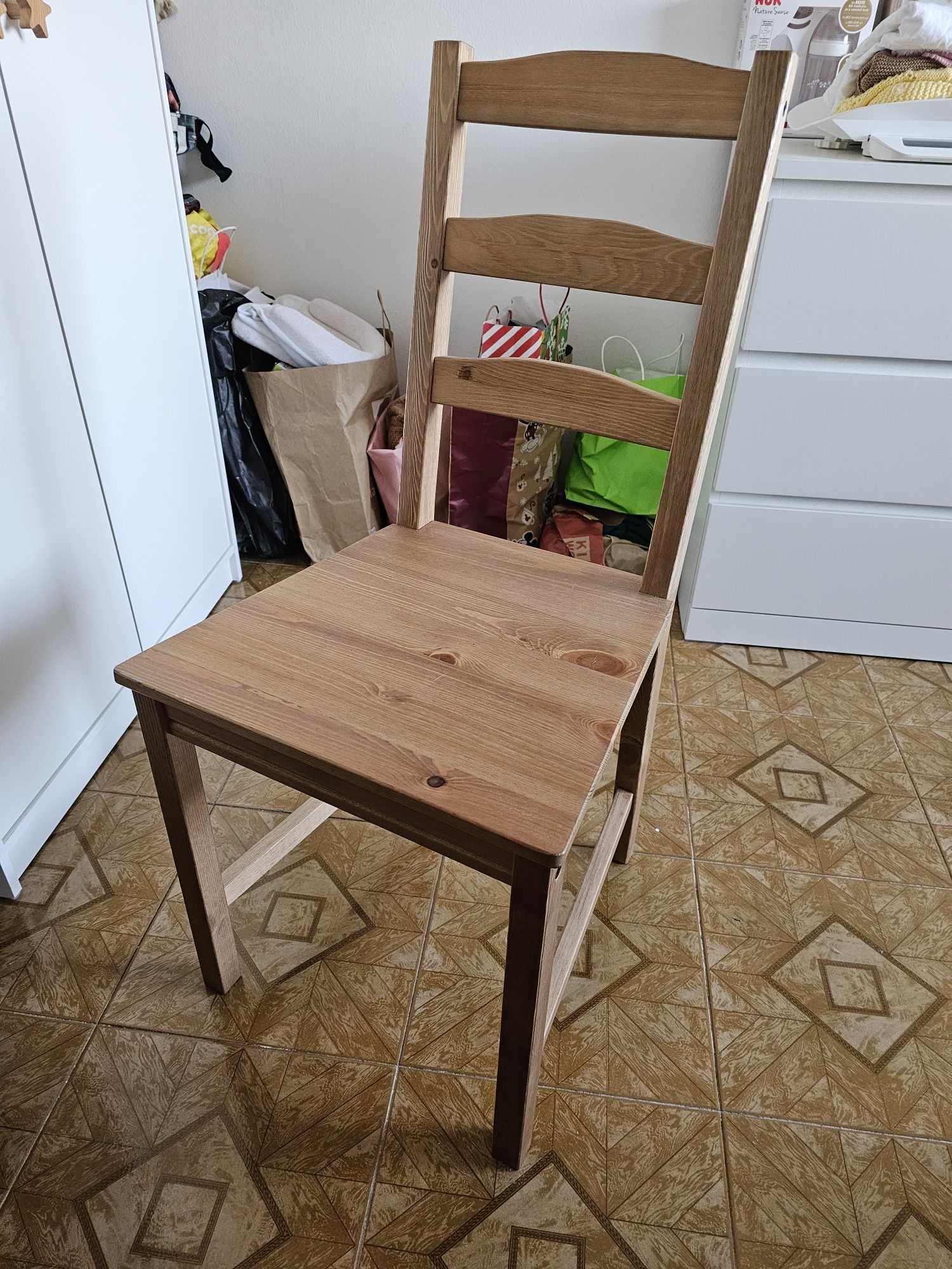 Cadeira Ikea em Madeira - Modelo Jokkmokk