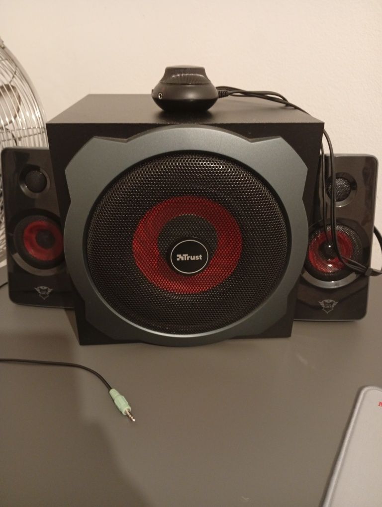 Coluna de som como nova