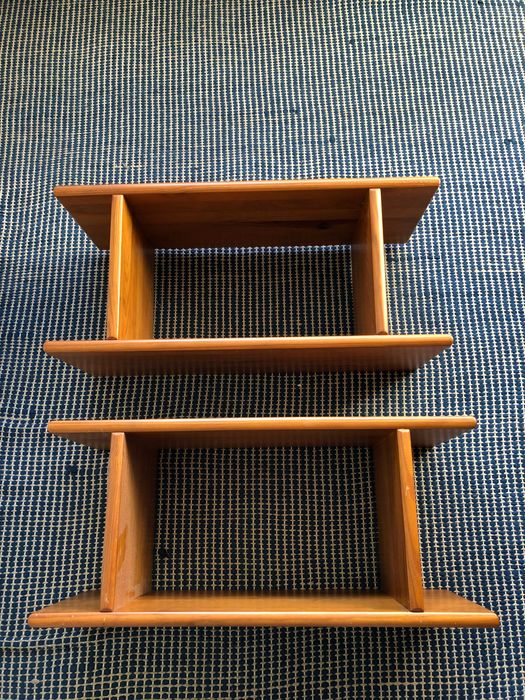 Prateleiras em madeira