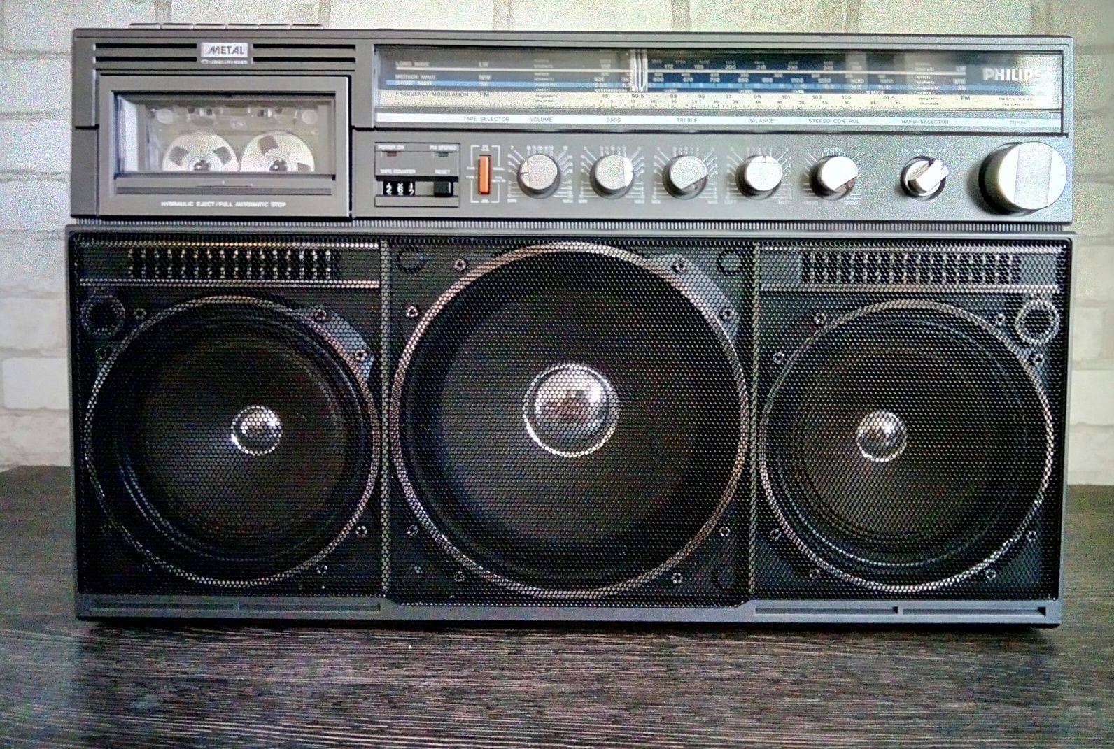 PHILIPS D8444 Power Player 4 band Stereo Cassette Recorder 1982-84