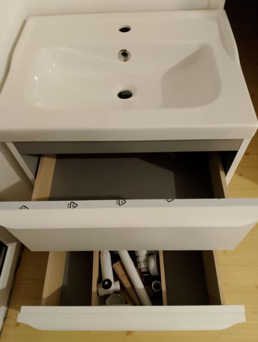 Umywalka +szafka lazienkowa