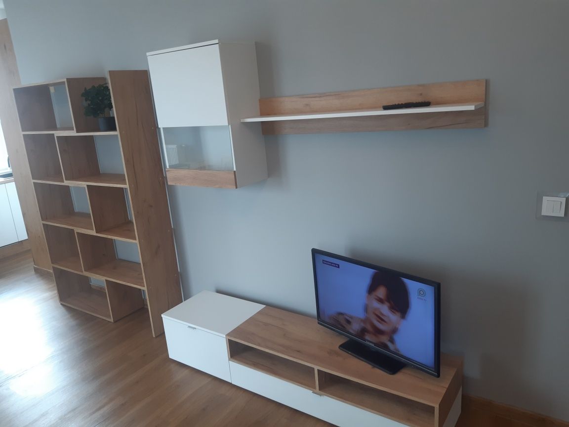 Wynajmę mieszkanie63m²3pokoje balkon miejsceW garażu ul.MODZELEWSKIEGO