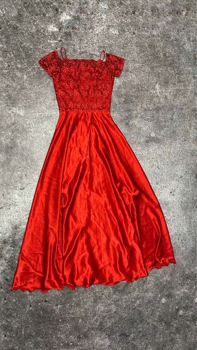 ПОДАРУНОК H&M червоне плаття дешево гарне old money opium archive