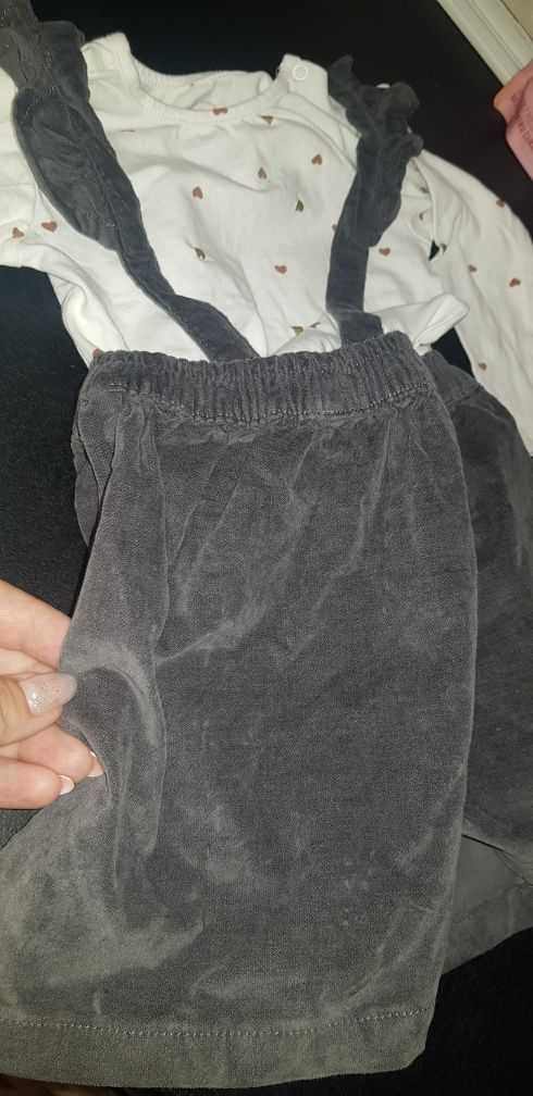 Komplet dziewczęcy spódniczka + body smyk 92