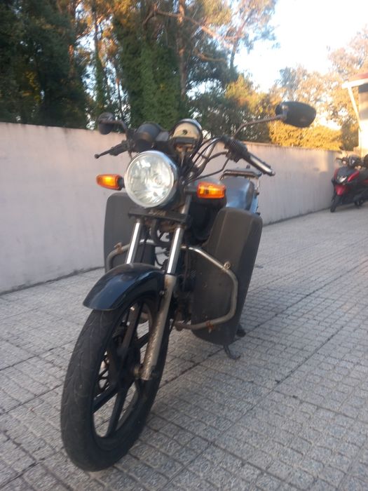 Moto sym 125 toda se origem