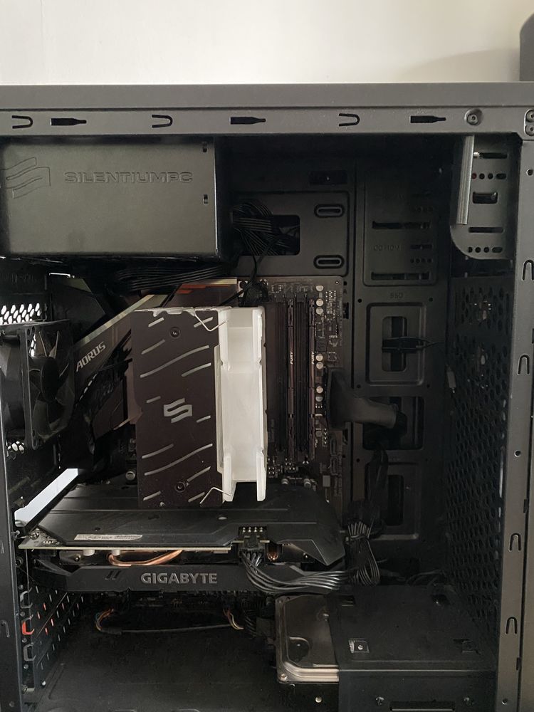 Sprzedam komputer z monitorem