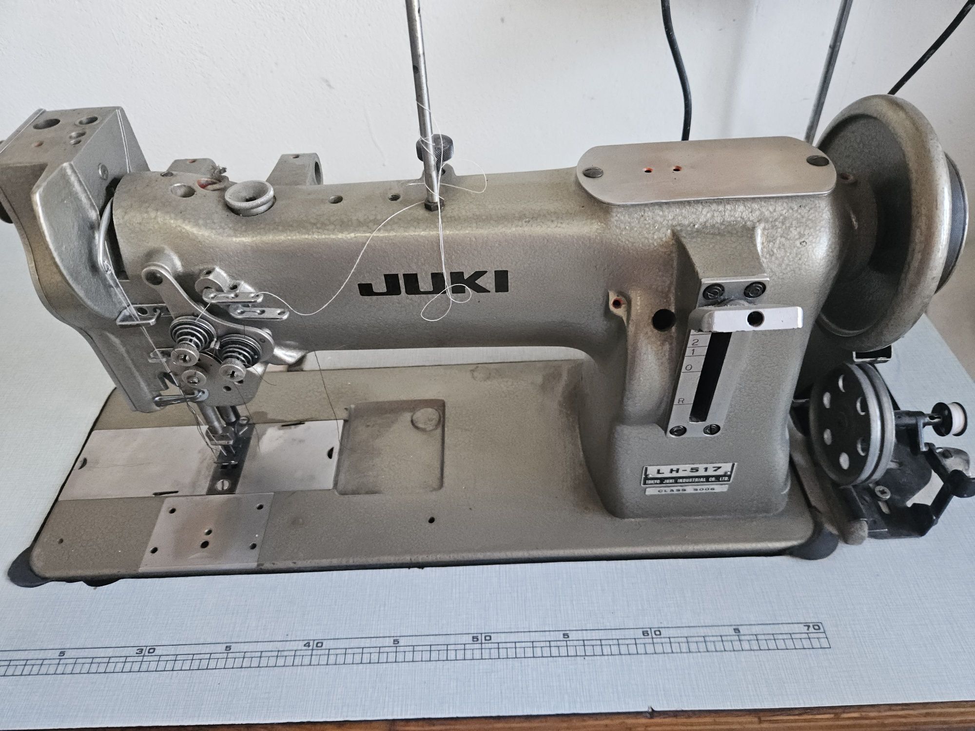 Maszyna juki LH-517