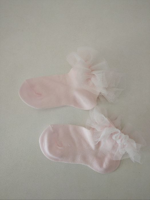 Meias de menina com tule