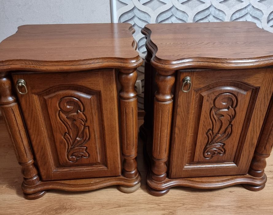 Тумбочки дерево 2шт.