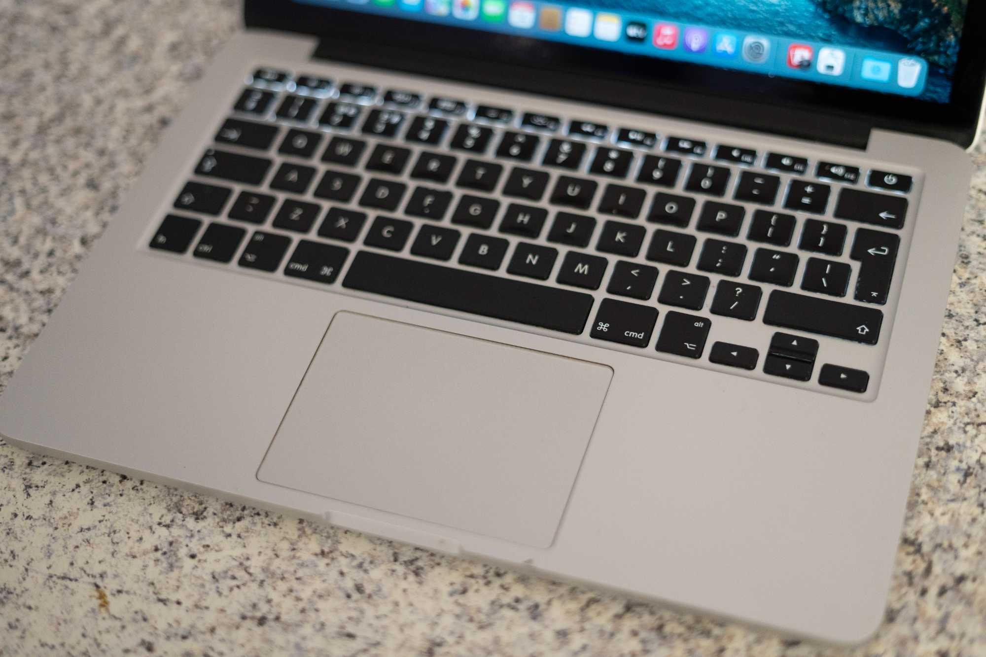 MacBook Pro 13 2015 (16 ГБ/1 ТБ)