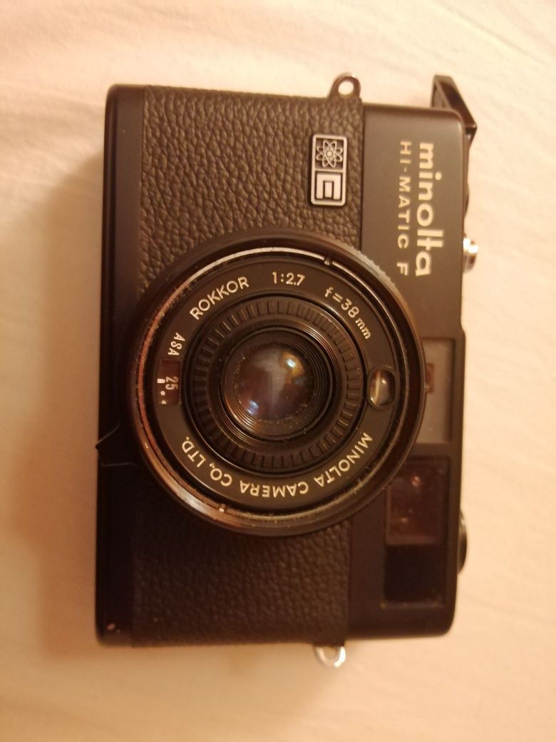 Máquina fotográfica antiga Minolta.