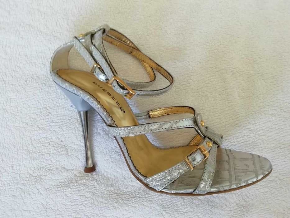 Sandálias Bugatty Nº34, como novas