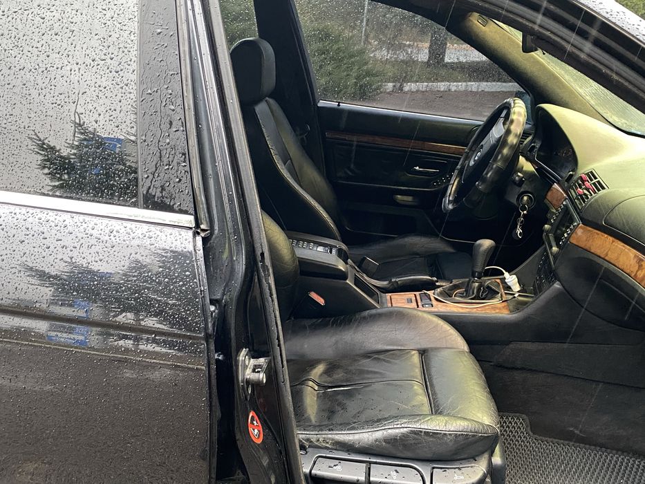 BMW 528 E39 хороший стан