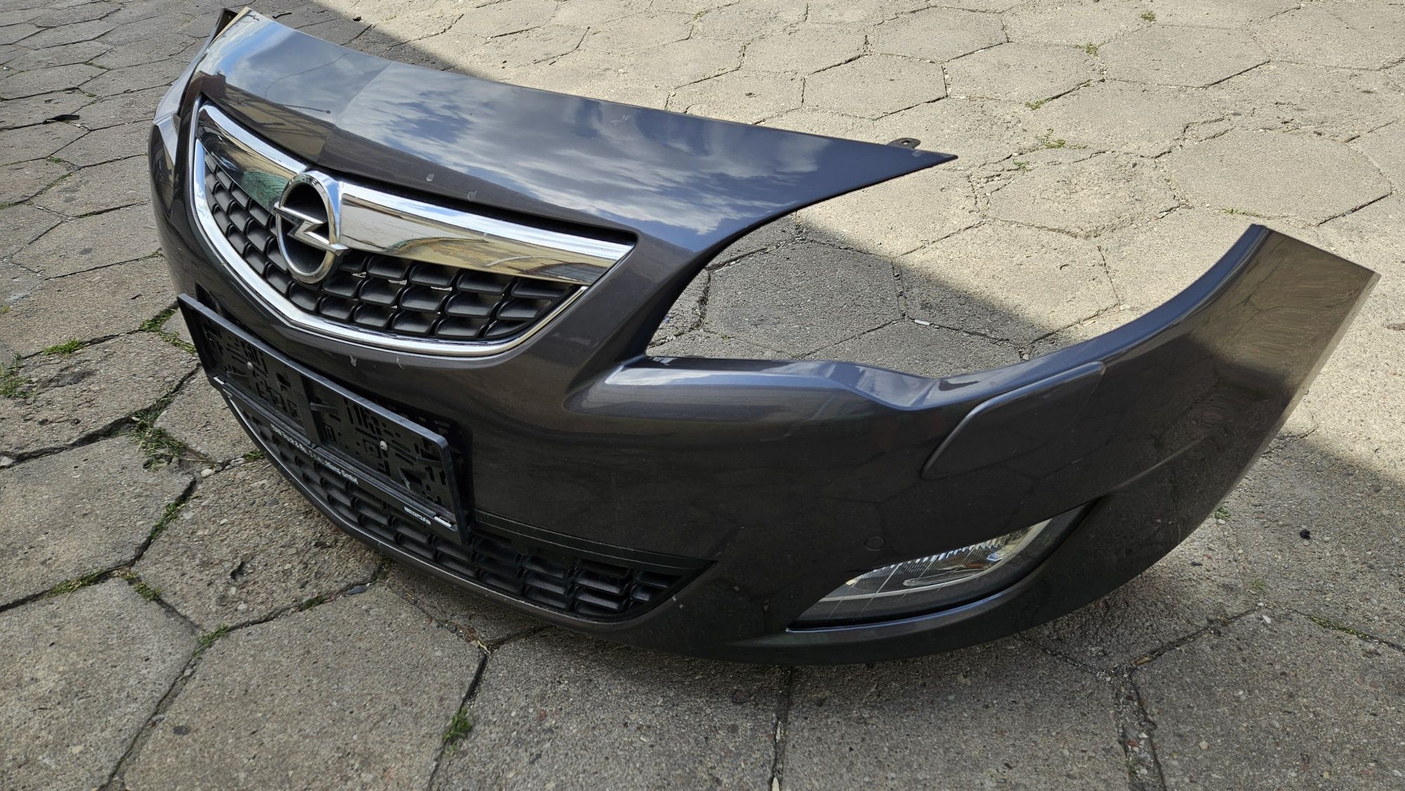 Zderzak przód przedni z177 opel astra j IV 4 czujniki pdc spryskiwacze