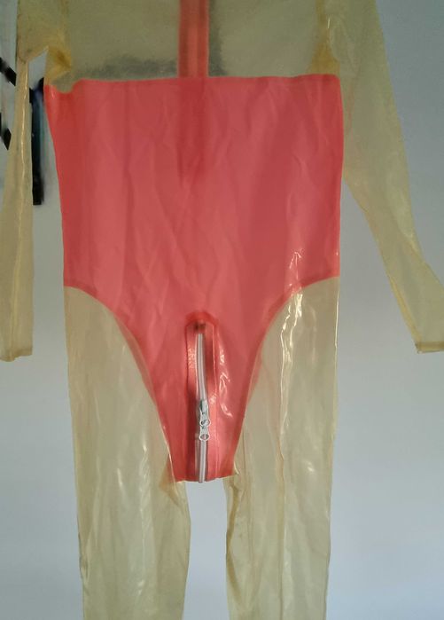 Kombinezon damski lateksowy transparentno-różowy, rozm. XS, latex