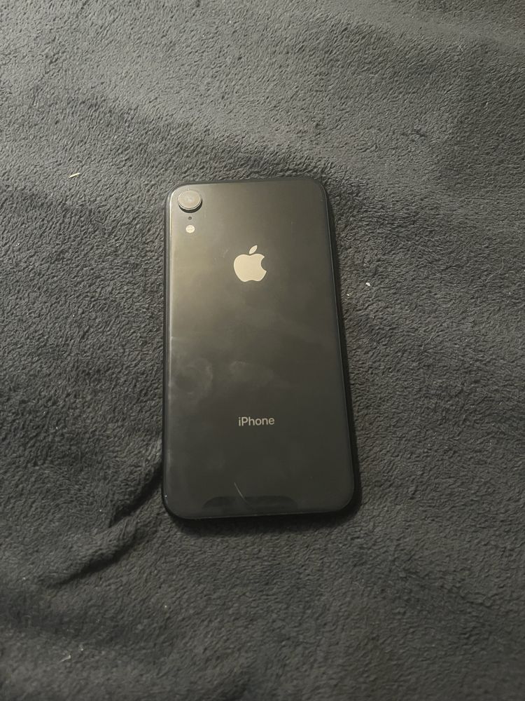 Iphone XR w dobrym stanie
