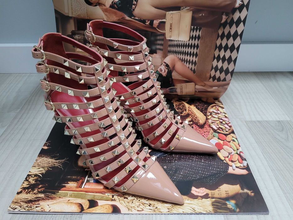 Szpilki beżowe/ Sylwester/ Czółenka na obcasie.