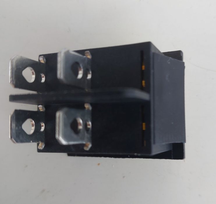 Wyłącznik Przełącznik Kołyskowy Podświetlany Prostokątny 230V KCD4