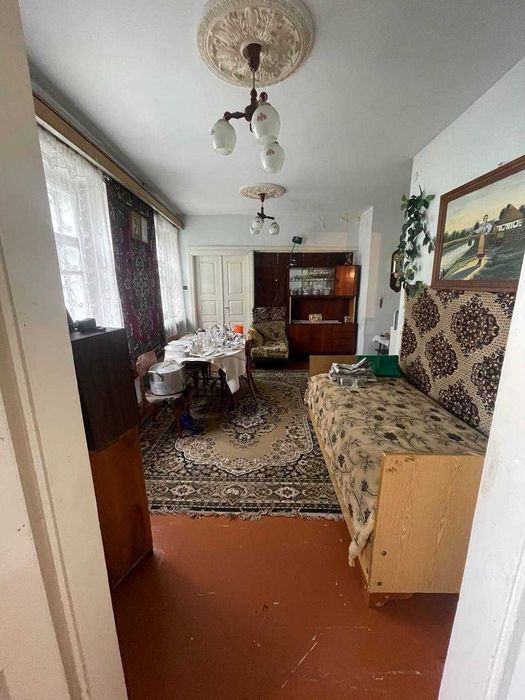 Продається Будинок м. Ланівці вул. Українська 12 центр міста.